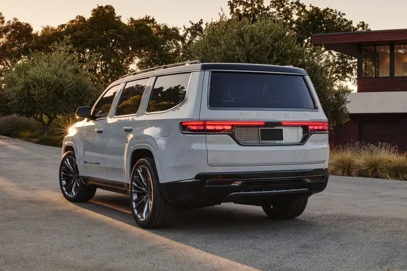 Jeep Grand Wagoneer Concept