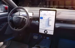 Ford Sync nowej generacji w Mustangu Mach-E — zdjęcie 1