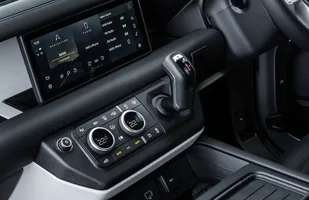 Land Rover Defender z nowymi silnikami — zdjęcie 4