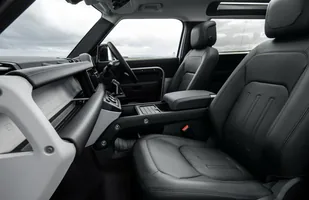 Land Rover Defender z nowymi silnikami — zdjęcie 5