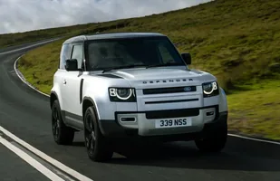 Land Rover Defender z nowymi silnikami — zdjęcie 6