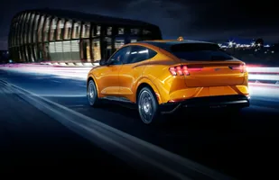 Ford Mustang Mach-E GT — zdjęcie 7