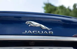 Jaguar XF po liftingu — zdjęcie 12