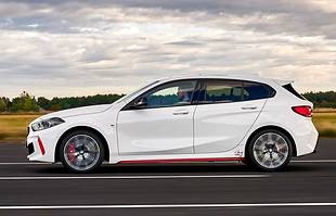 BMW 128ti. Tuż poniżej "M"