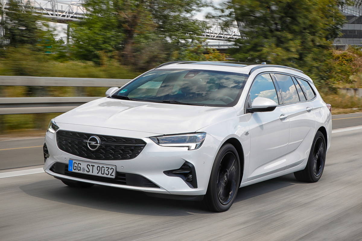 Opel Insignia z nowymi silnikami