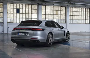 Porsche Panamera w nowych wersjach — zdjęcie 7