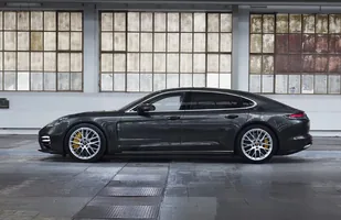 Porsche Panamera w nowych wersjach — zdjęcie 8