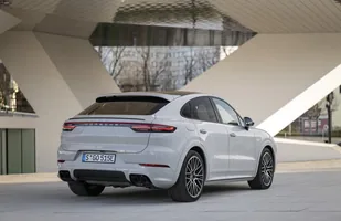 Porsche Cayenne E-Hybrid z większą baterią — zdjęcie 1