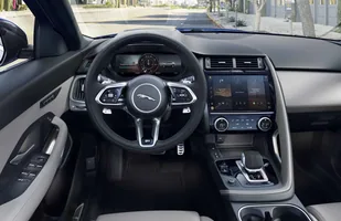 Jaguar E-Pace po liftingu — zdjęcie 3