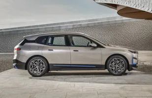 BMW iX. Elektryczny SUV — zdjęcie 3