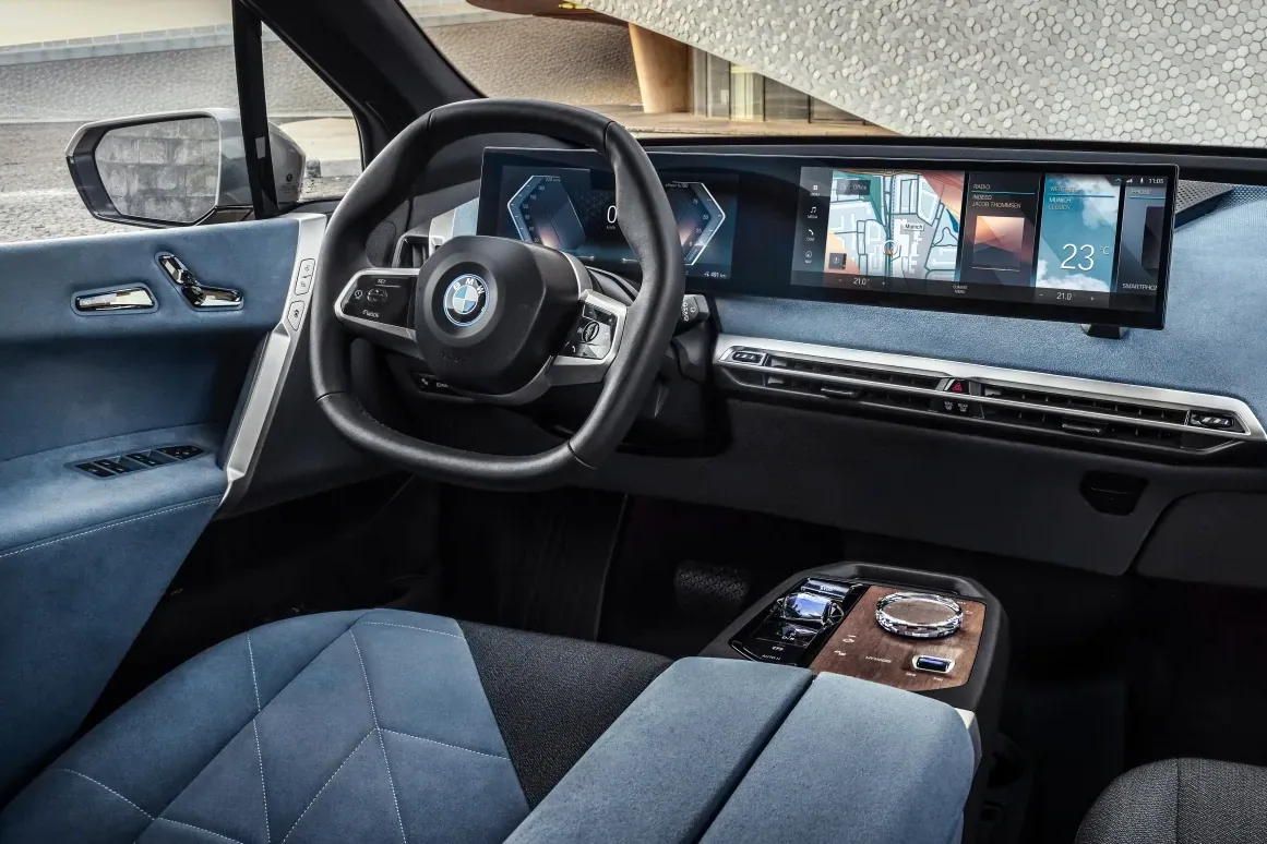 BMW iX