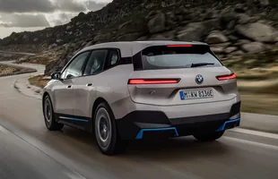 BMW iX. Elektryczny SUV — zdjęcie 8