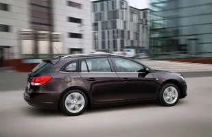Chevrolet Cruze Station Wagon wkrótce w salonach — zdjęcie 7