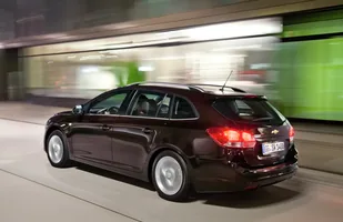 Chevrolet Cruze Station Wagon wkrótce w salonach — zdjęcie 9