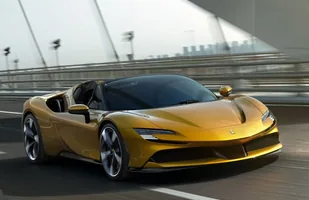 Ferrari SF90 Spider. Flagowy model bez dachu — zdjęcie 1