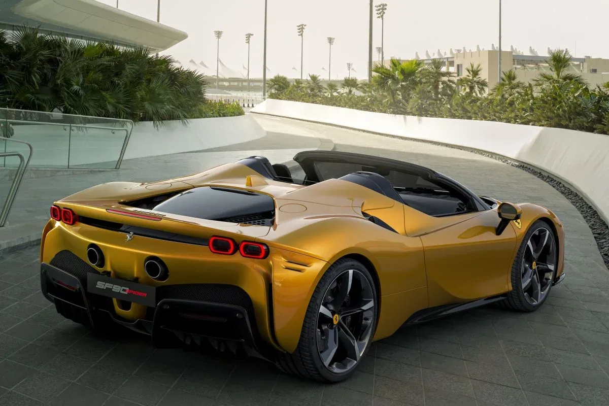 Ferrari SF90 Spider