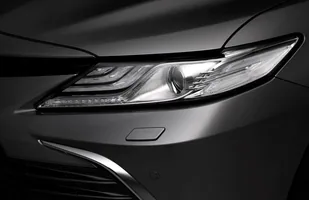 Toyota Camry po liftingu — zdjęcie 7