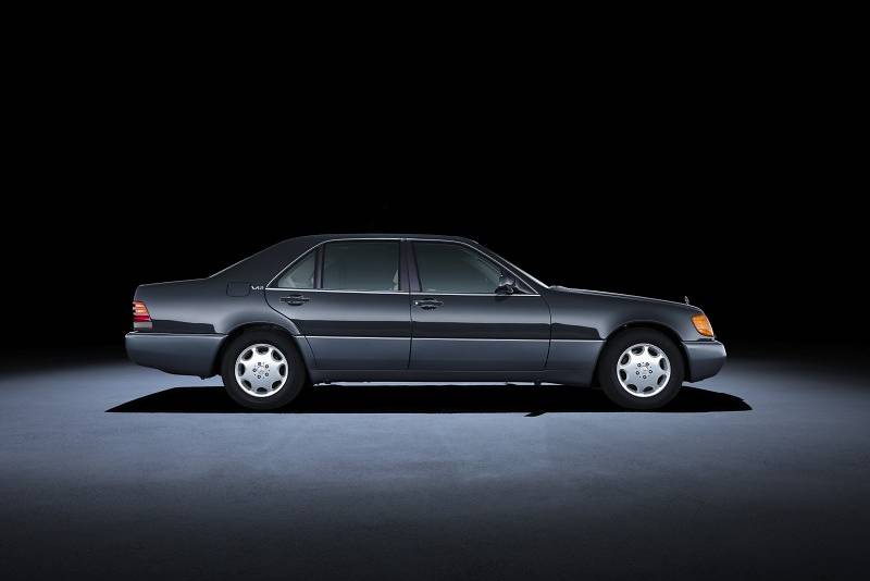 30 lat Mercedesa W140