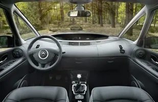 Renault Espace po liftingu — zdjęcie 3