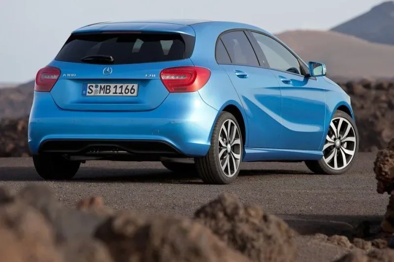 Mercedes klasy A konkurować ma głównie z BMW serii 1