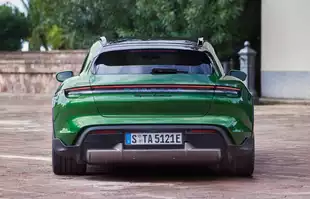 Porsche Taycan Cross Turismo