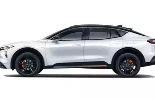 Ford Evos. To Mondeo na nowe czasy?