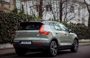Volvo XC40 Recharge P8. Polskie ceny