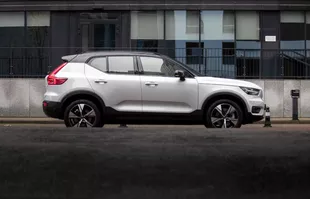 Volvo XC40 Recharge P8. Polskie ceny