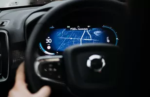 Volvo XC40 Recharge P8. Polskie ceny