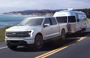 Ford F-150 Lightning. Nowe rozdanie w świecie pickupów!