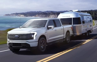 Ford F-150 Lightning. Nowe rozdanie w świecie pickupów!