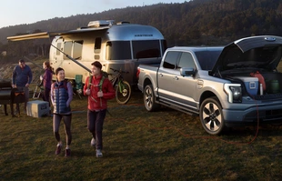 Ford F-150 Lightning. Nowe rozdanie w świecie pickupów!