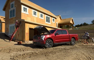 Ford F-150 Lightning. Nowe rozdanie w świecie pickupów!