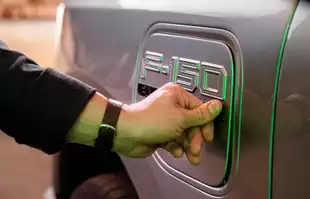 Ford F-150 Lightning. Nowe rozdanie w świecie pickupów!