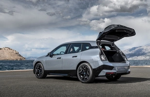 BMW iX. Polskie ceny