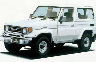 70 lat Toyoty Land Cruiser. Legenda jeszcze nie przechodzi na emeryturę!