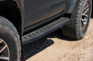 Toyota Hilux Arctic Trucks. Wyprawowy pickup w polskich salonach