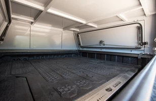 Toyota Hilux Arctic Trucks. Wyprawowy pickup w polskich salonach