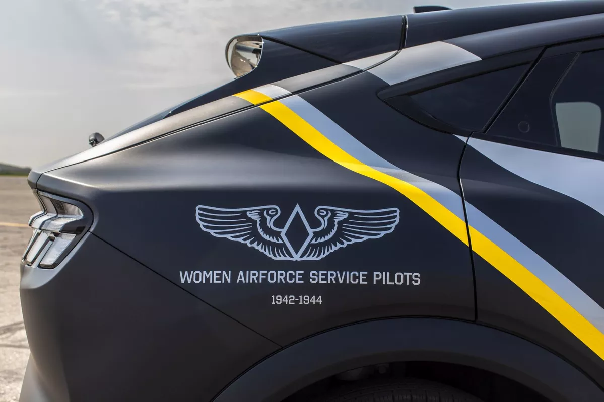 Ford Mustang Mach-E jako hołd dla kobiet pilotów