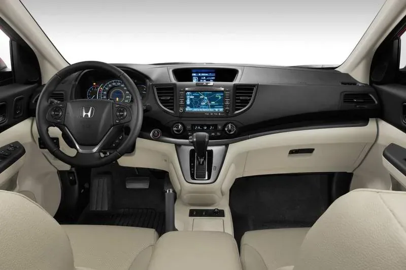 Wnętrze europejskiej CR-V wykonano z lepszych materiałów niż model amerykański