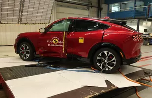 Ford Mach-E, Toyota Yaris Cross i Hyundai IONIC 5 w testach Euro NCAP