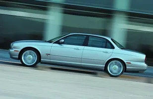 Jaguar XJ - wielki prestiż i koszty — zdjęcie 6