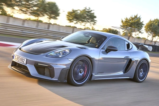 Porsche 718 Cayman GT4 RS. Premiera!
