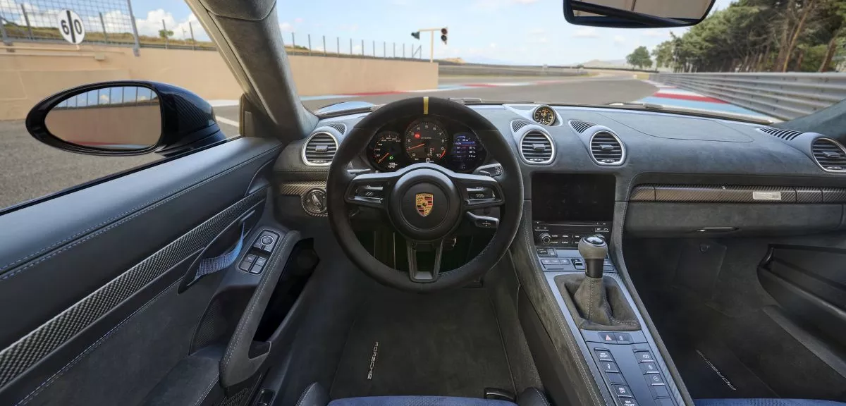 Porsche 718 Cayman GT4 RS