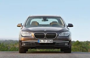 BMW 7 po liftingu — zdjęcie 6