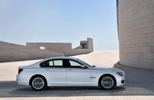 BMW 7 po liftingu — zdjęcie 7