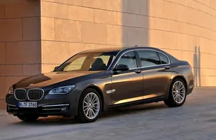 BMW 7 po liftingu — zdjęcie 8