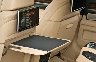 BMW 7 po liftingu — zdjęcie 11