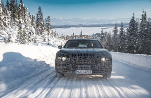 BMW i7 w zimowych testach