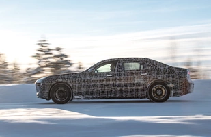 BMW i7 w zimowych testach
